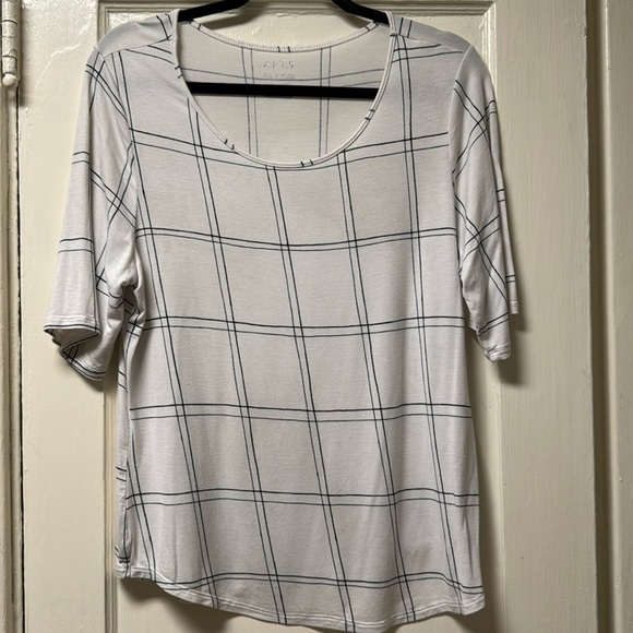 Super Soft Apt. 9 Top - Picture 1 of 4